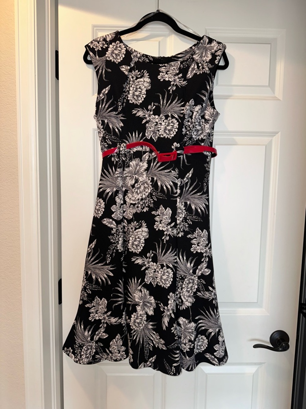 Shelby & Palmer Black & White Floral A-Line Dress with Red Belt Sz 10
